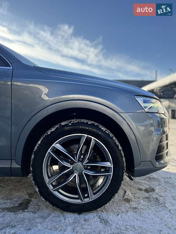Внедорожник / Кроссовер Audi Q3 2016 в Киеве