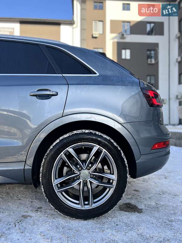 Внедорожник / Кроссовер Audi Q3 2016 в Киеве