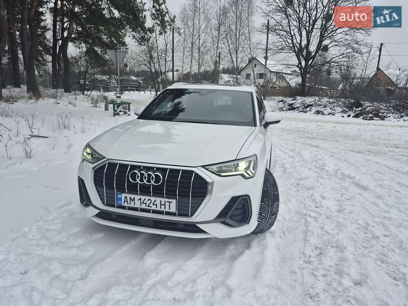 Внедорожник / Кроссовер Audi Q3 2021 в Житомире