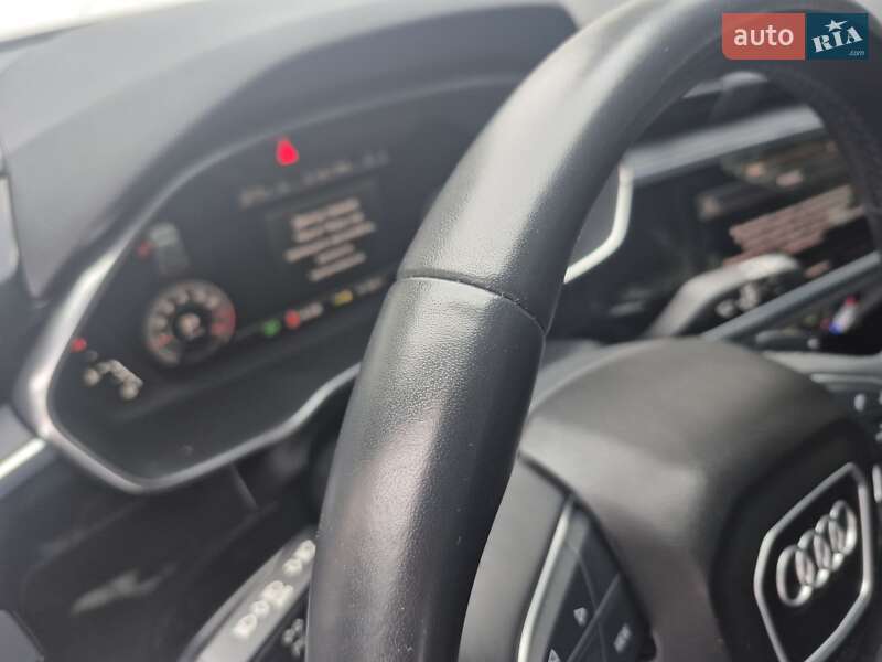 Внедорожник / Кроссовер Audi Q3 2021 в Житомире