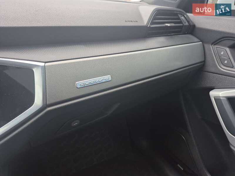 Внедорожник / Кроссовер Audi Q3 2021 в Житомире