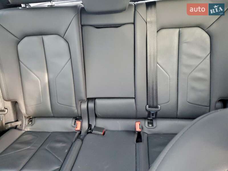 Внедорожник / Кроссовер Audi Q3 2019 в Днепре