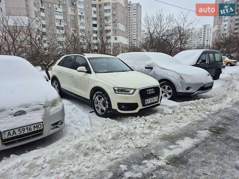 Внедорожник / Кроссовер Audi Q3 2012 в Киеве