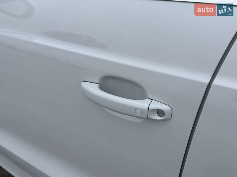 Внедорожник / Кроссовер Audi Q3 2012 в Киеве