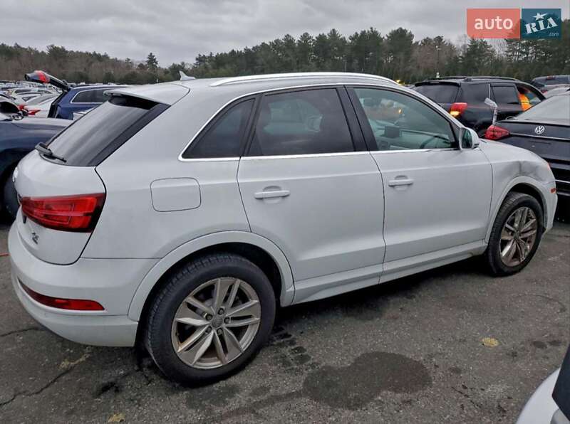 Внедорожник / Кроссовер Audi Q3 2016 в Львове