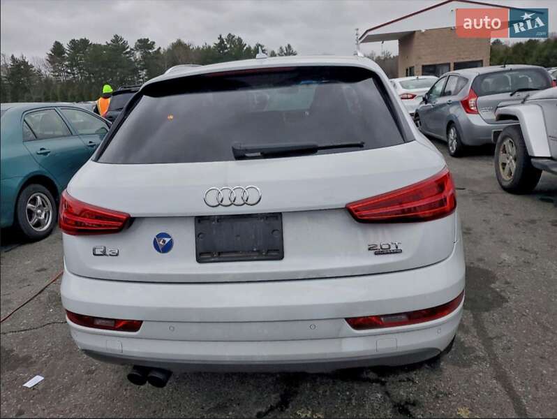 Внедорожник / Кроссовер Audi Q3 2016 в Львове