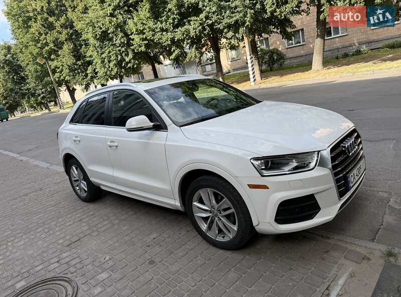 Внедорожник / Кроссовер Audi Q3 2017 в Лубнах