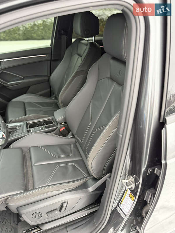 Внедорожник / Кроссовер Audi Q3 2020 в Шепетовке