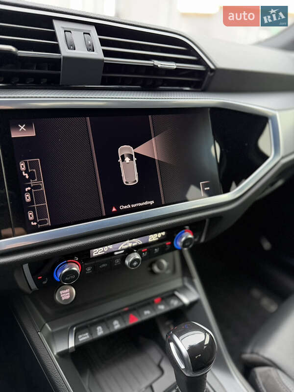 Внедорожник / Кроссовер Audi Q3 2020 в Шепетовке