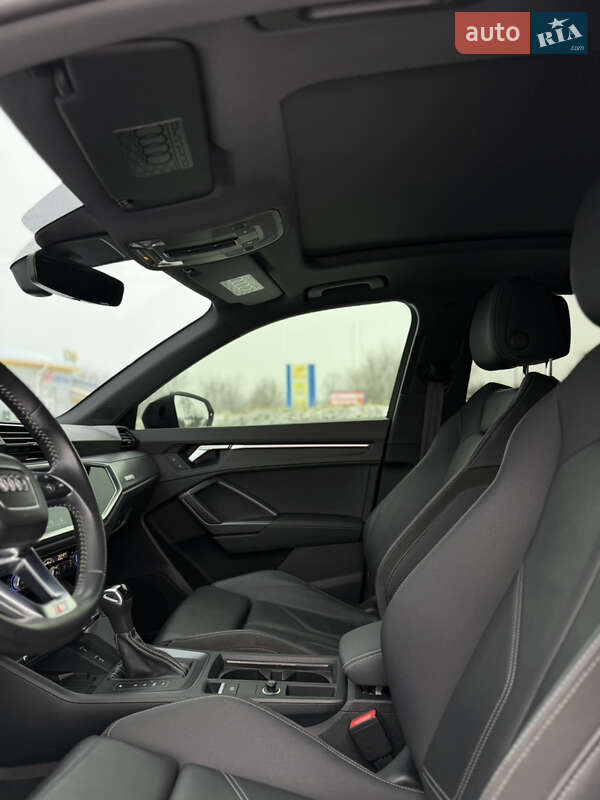 Внедорожник / Кроссовер Audi Q3 2020 в Шепетовке