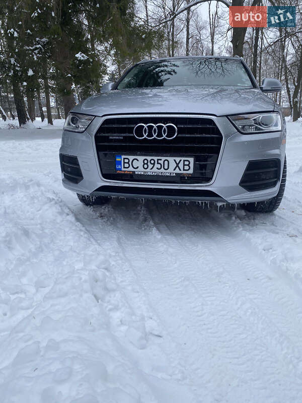Внедорожник / Кроссовер Audi Q3 2016 в Ужгороде