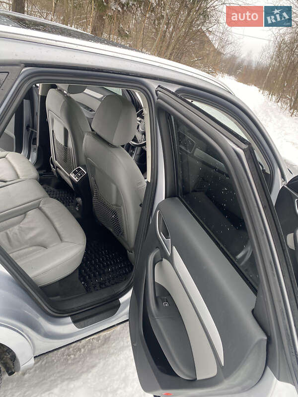 Внедорожник / Кроссовер Audi Q3 2016 в Ужгороде