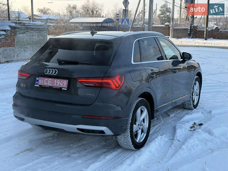 Внедорожник / Кроссовер Audi Q3 2019 в Киеве