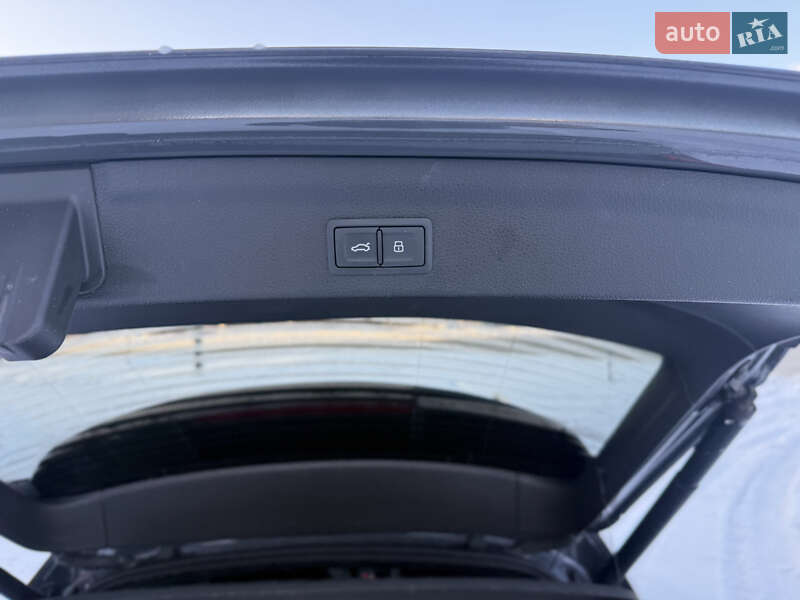 Внедорожник / Кроссовер Audi Q3 2019 в Киеве