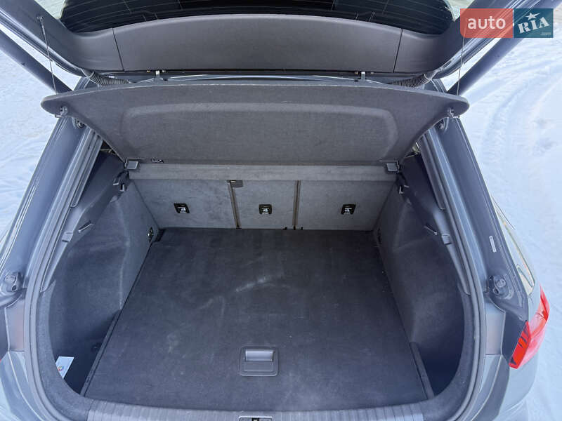 Внедорожник / Кроссовер Audi Q3 2019 в Киеве