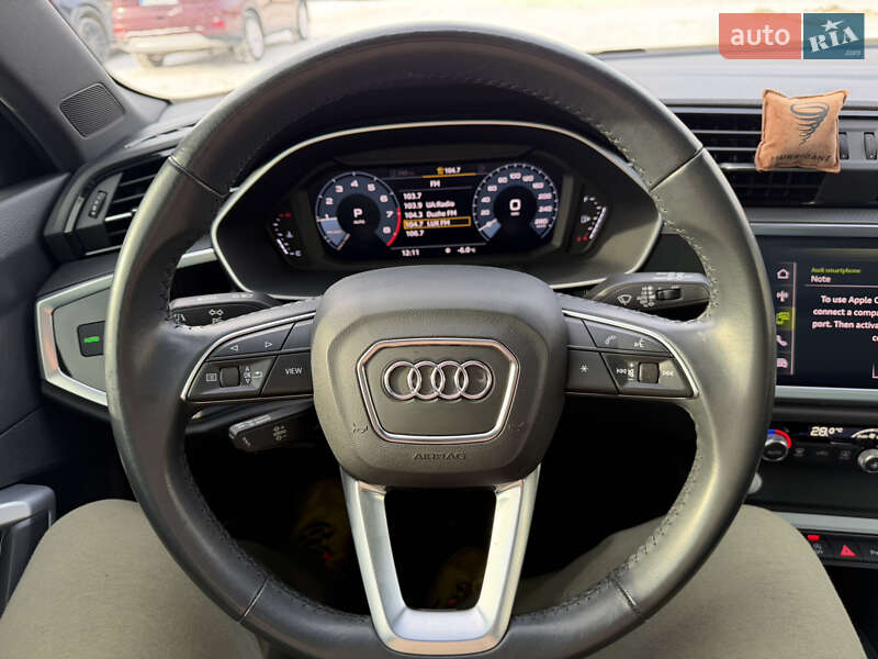 Внедорожник / Кроссовер Audi Q3 2020 в Львове