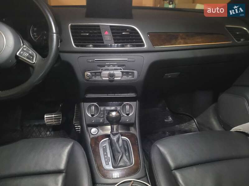 Внедорожник / Кроссовер Audi Q3 2017 в Житомире