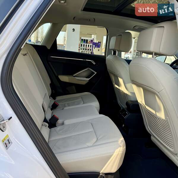 Внедорожник / Кроссовер Audi Q3 2019 в Одессе