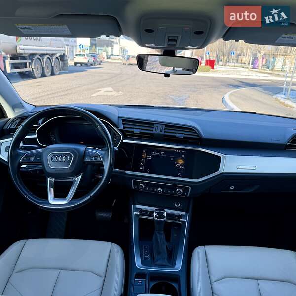 Внедорожник / Кроссовер Audi Q3 2019 в Одессе