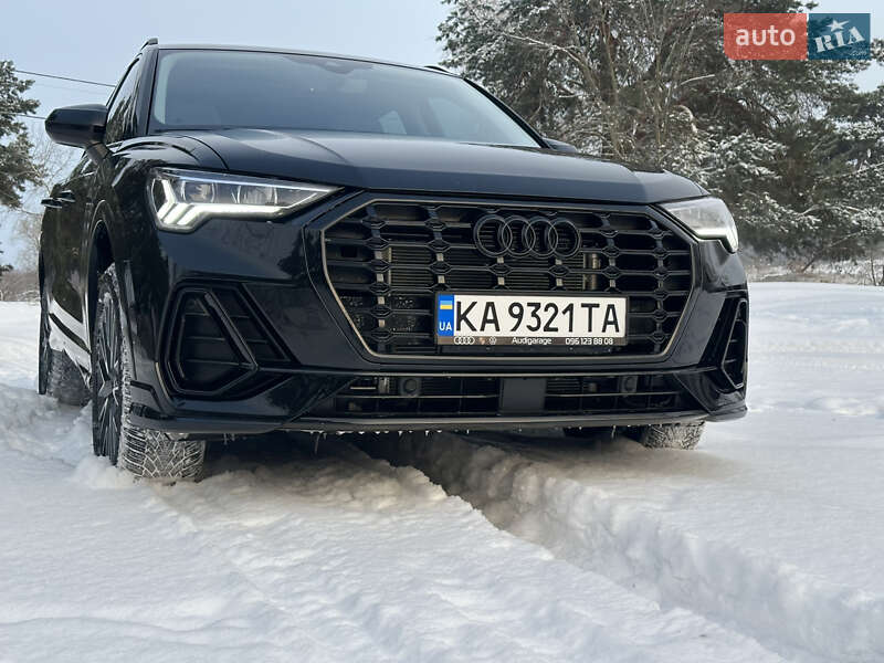 Внедорожник / Кроссовер Audi Q3 2023 в Киеве