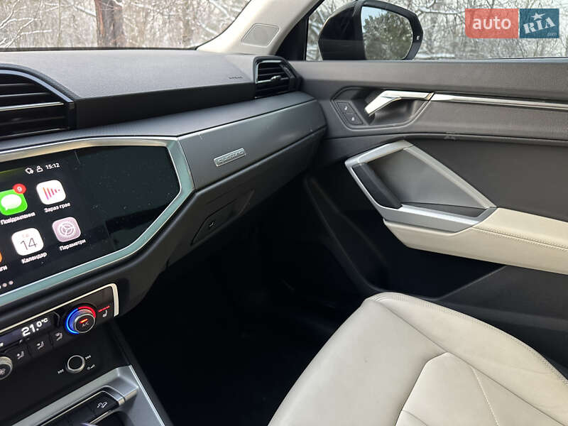 Внедорожник / Кроссовер Audi Q3 2023 в Киеве