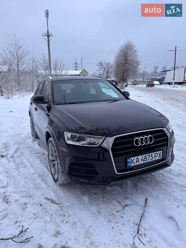 Внедорожник / Кроссовер Audi Q3 2015 в Киеве