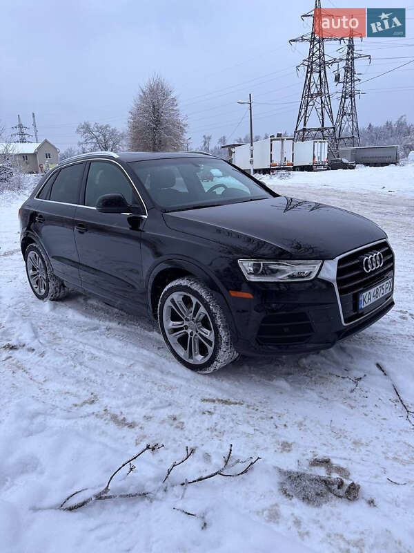 Внедорожник / Кроссовер Audi Q3 2015 в Киеве