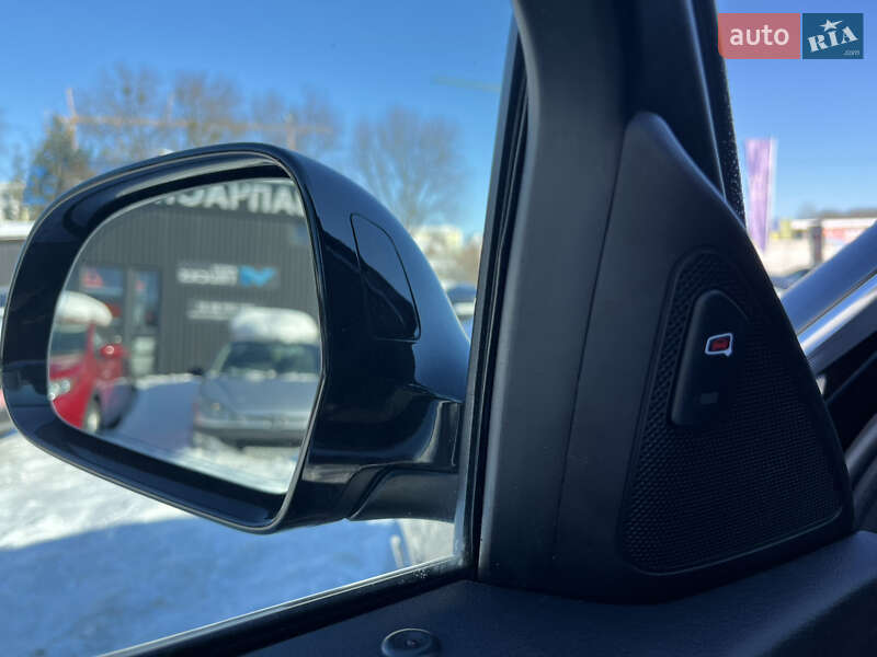 Внедорожник / Кроссовер Audi Q3 2015 в Львове