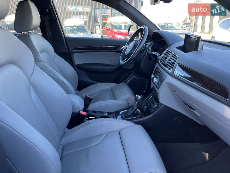 Внедорожник / Кроссовер Audi Q3 2015 в Львове