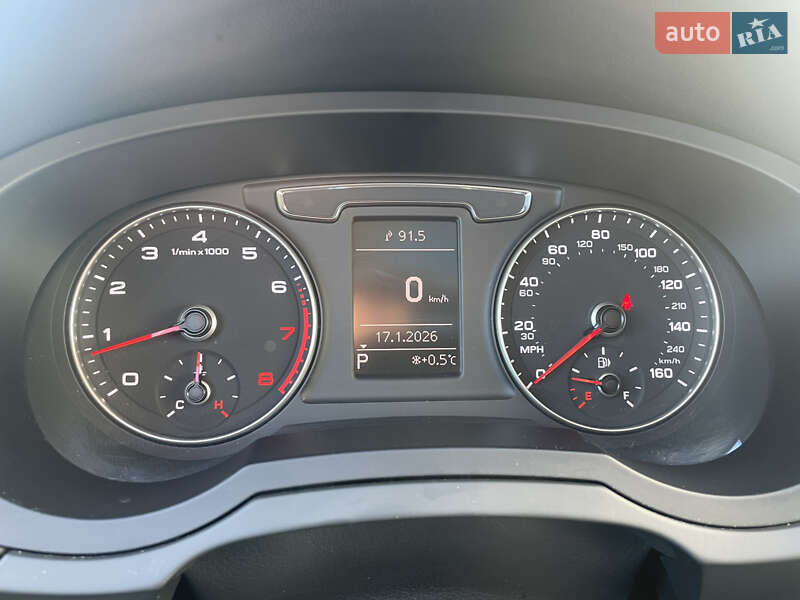 Внедорожник / Кроссовер Audi Q3 2015 в Виноградове