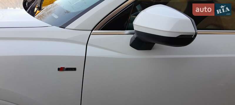 Внедорожник / Кроссовер Audi Q3 2021 в Стрые