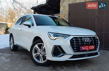 Внедорожник / Кроссовер Audi Q3 2021 в Стрые
