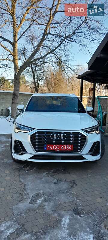 Внедорожник / Кроссовер Audi Q3 2021 в Стрые