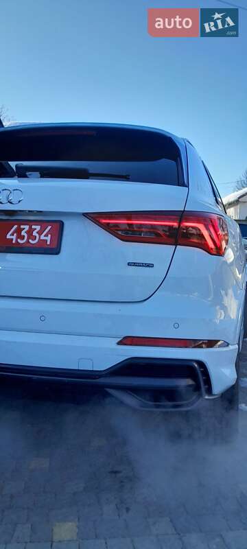Внедорожник / Кроссовер Audi Q3 2021 в Стрые