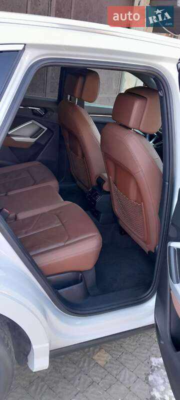 Внедорожник / Кроссовер Audi Q3 2021 в Стрые