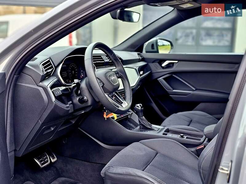 Внедорожник / Кроссовер Audi Q3 2022 в Одессе