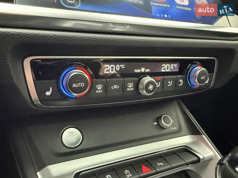 Внедорожник / Кроссовер Audi Q3 2020 в Киеве