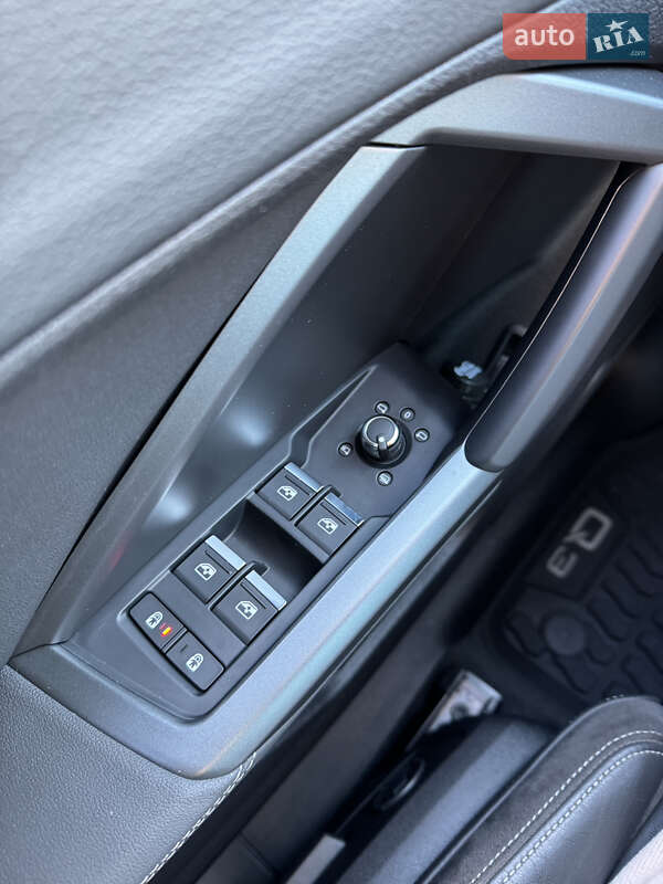 Позашляховик / Кросовер Audi Q3 2019 в Львові фото 15 Позашляховик / Кросовер Audi Q3 2019 в Львові