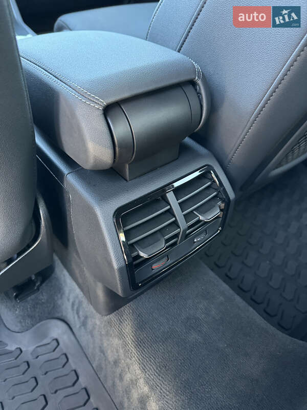 Позашляховик / Кросовер Audi Q3 2019 в Львові фото 22 Позашляховик / Кросовер Audi Q3 2019 в Львові