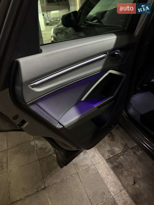 Внедорожник / Кроссовер Audi Q3 2021 в Киеве фото 4 Внедорожник / Кроссовер Audi Q3 2021 в Киеве