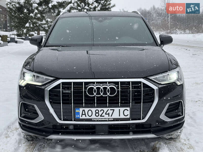 Внедорожник / Кроссовер Audi Q3 2019 в Ужгороде