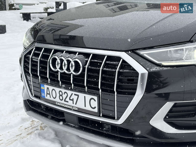 Внедорожник / Кроссовер Audi Q3 2019 в Ужгороде