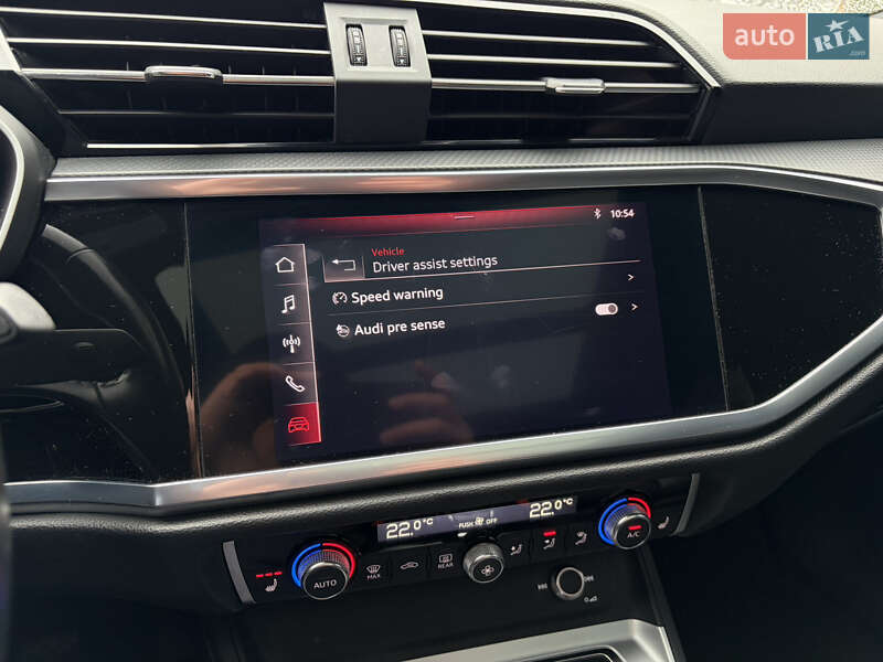 Внедорожник / Кроссовер Audi Q3 2019 в Ужгороде