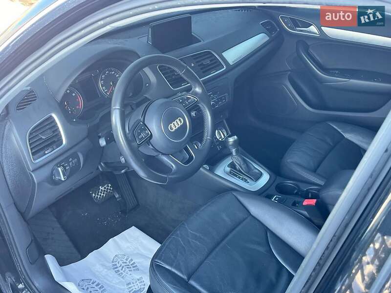 Внедорожник / Кроссовер Audi Q3 2015 в Луцке