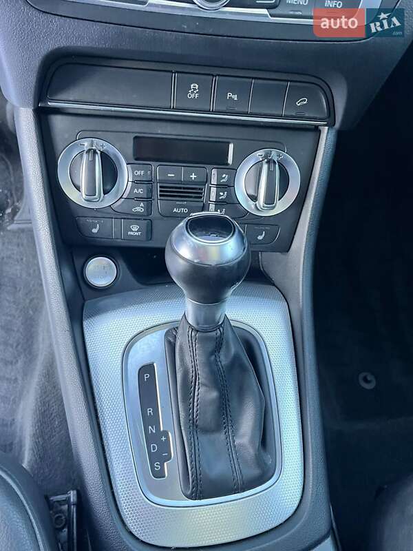 Внедорожник / Кроссовер Audi Q3 2015 в Луцке