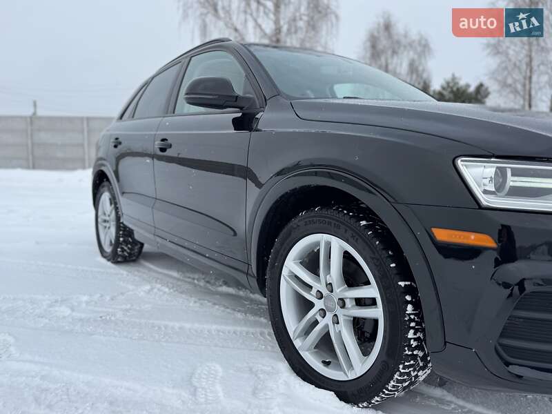 Позашляховик / Кросовер Audi Q3 2016 в Радивиліві