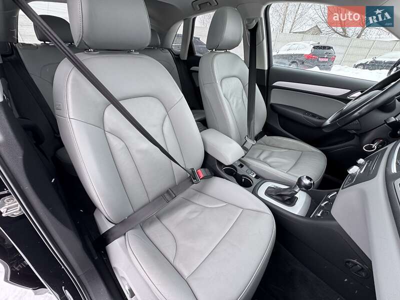 Позашляховик / Кросовер Audi Q3 2016 в Радивиліві