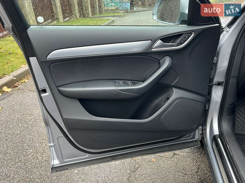 Позашляховик / Кросовер Audi Q3 2017 в Києві