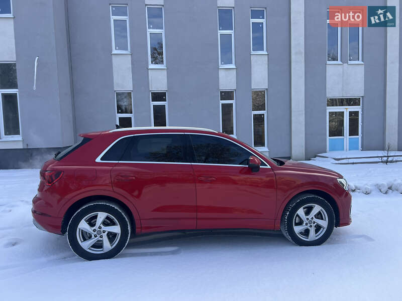 Внедорожник / Кроссовер Audi Q3 2019 в Сумах