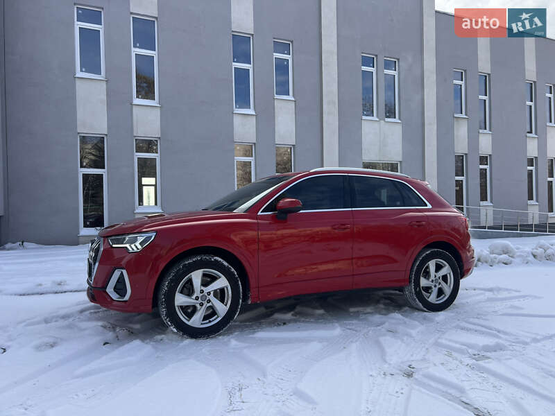 Внедорожник / Кроссовер Audi Q3 2019 в Сумах